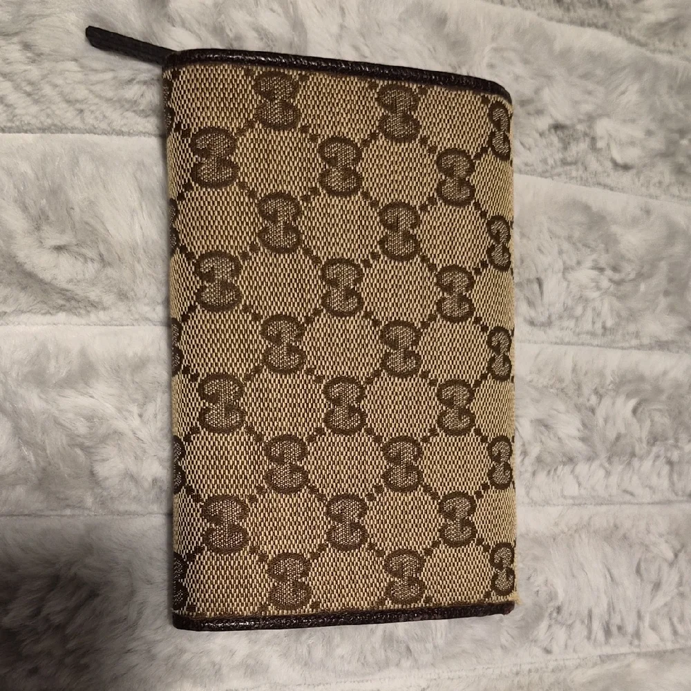 Gucci Beige and Brown Patterned Wallet - Picture 3 of 10